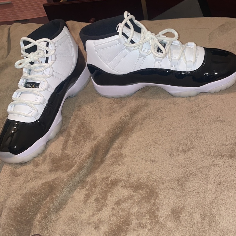 Jordan 11 - Picture 3 of 4